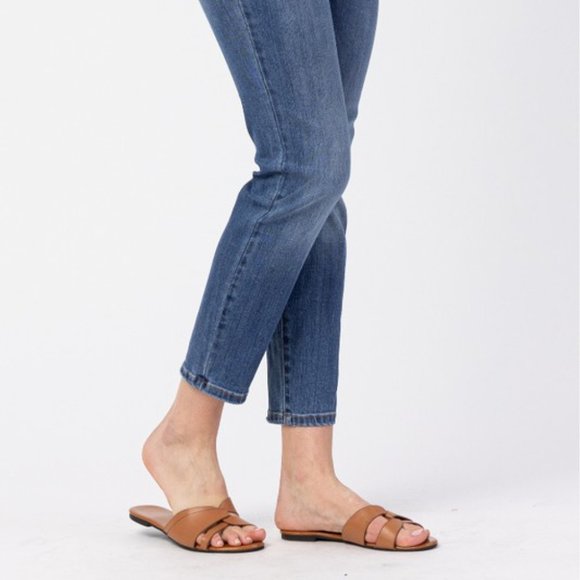 NWT - Full Size Cropped Jeans - Picture 7 of 8